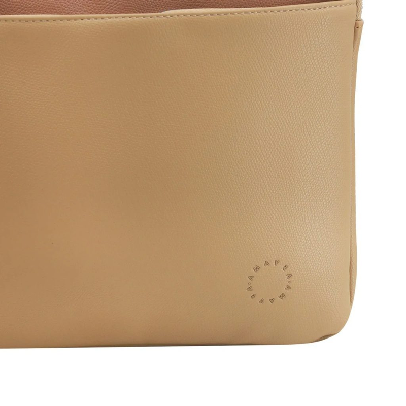 Funda para Notebook 15" pulgadas Amayra portanotebook cuerina Beige - foto 4